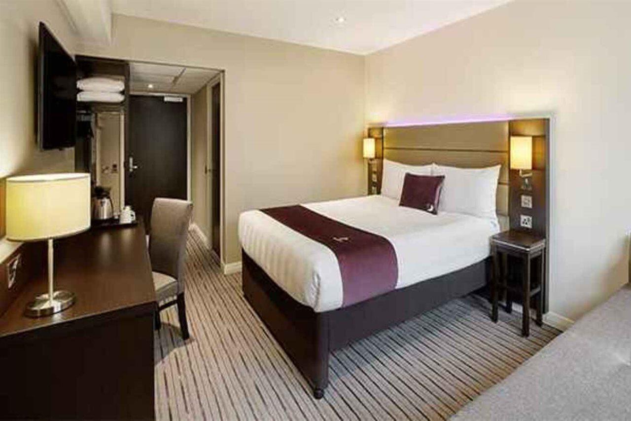 Premier Inn Oxford Kidlington Exterior photo